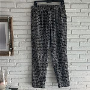 Joe Fresh Black Gray Geometric Print Pull On Pants Elastic Waist Size 8 NWOT